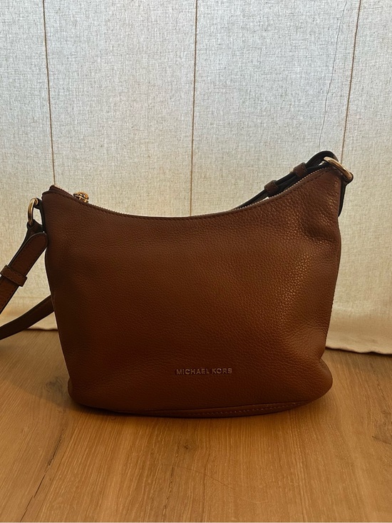 Michael Kors Handbags - Michael Kors Chestnut Brown Pebbled Leather Crossbody